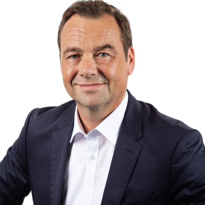 Reinhard Eske, Senior Manager